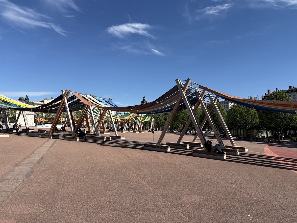 Meunier_Ph's tweet image. #Lyon ou comment pourrir une des plus belles places de France et d’Europe…L’#écologie politique est une plaie…