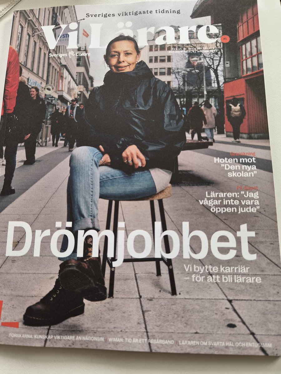 Det vore bättre att fokusera på att få tillbaka de som LÄMNAT yrket de senaste 30 åren. Dugliga, välutbildade och allmänbildade personer.