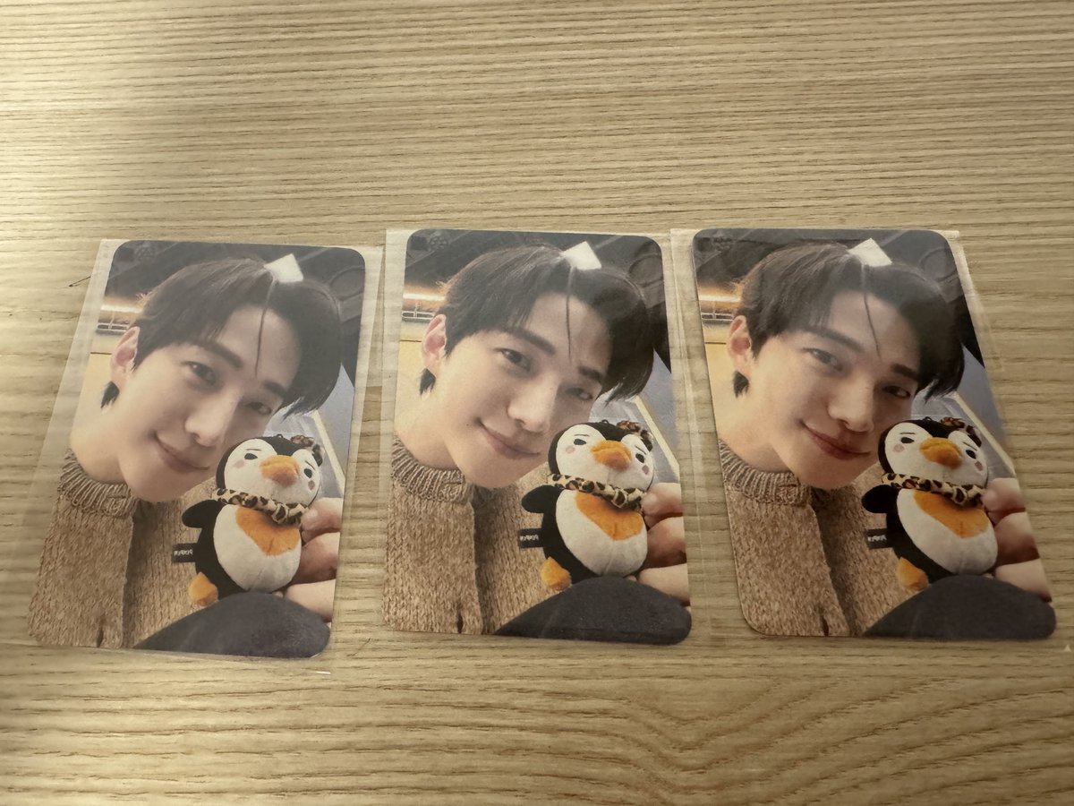 ❓❓
#위버스샵 #이건아니지않나요 #문의중이긴한데 #제발교환해주세요