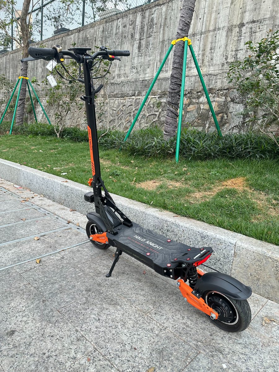 HALOKNIGHT_E's tweet image. Clean design. Easy ride.

HALO KNIGHT T102 ⚙️
Built for daily commuting.
Simple. Reliable. Efficient.

#HALOKNIGHT #T102 #ElectricScooter