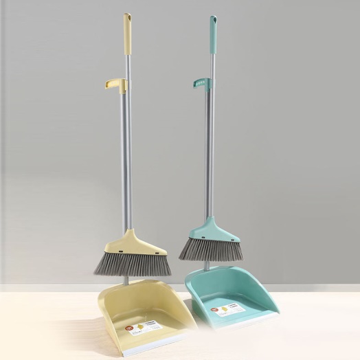 TRUST_INDO_COM's tweet image. New Broom Glow-Up 😍 No More Back Pain! Broom + Dustpan = Instant Adulting Win 😂 Who's with me?!#CleaningHacks #ViralClean #HomeUpgrade #AmazonFindsIndia #cleanwithme