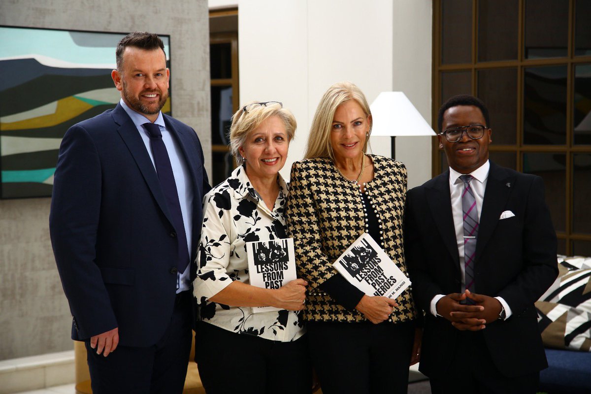 PhumlaniMMajozi's tweet image. South Africans should build for the future. We are all equally responsible for building for the future, I write in my book, Lessons from Past Heroes. Get yourself a copy at the bookstore near you. 🇿🇦 #books #economics #politics #markets