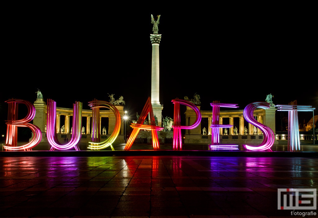 msfotografie's tweet image. Het Hero Square in #Budapest door @marcvanderstelt op #canvas of #fotoprint aan uw muur? Verkrijgbaar via shop.ms-fotografie.nl
.
.
.
#print #hungary #picfee #werkaandemuur #sfeeraandemuur #artheroes #benronederland #fujifilmnederland #tseimaging #cameranu_nl