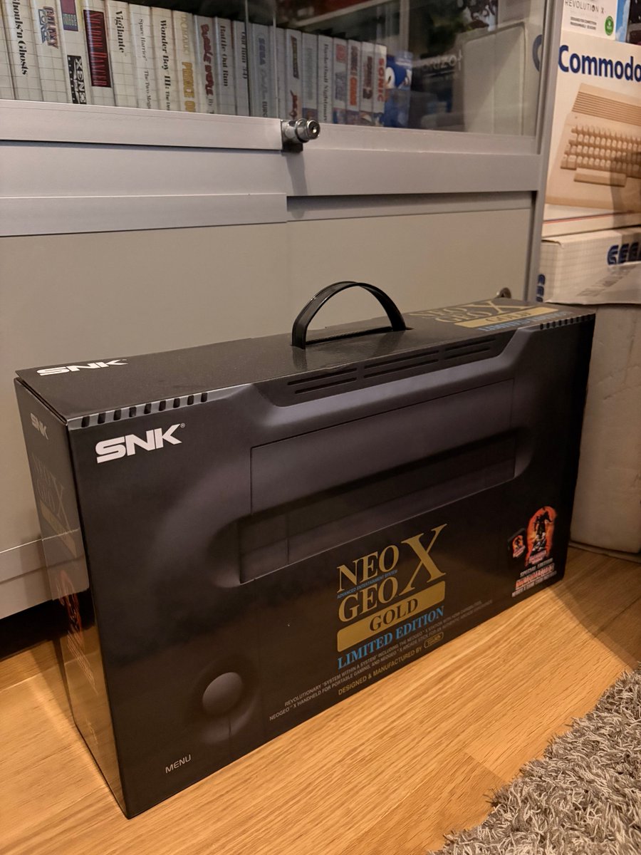 75_Fre's tweet photo. Elle devient rétro du coup avec la sortie de la nouvelle Neo Geo Aes 😆 https://t.co/eDVI0IkY3O
