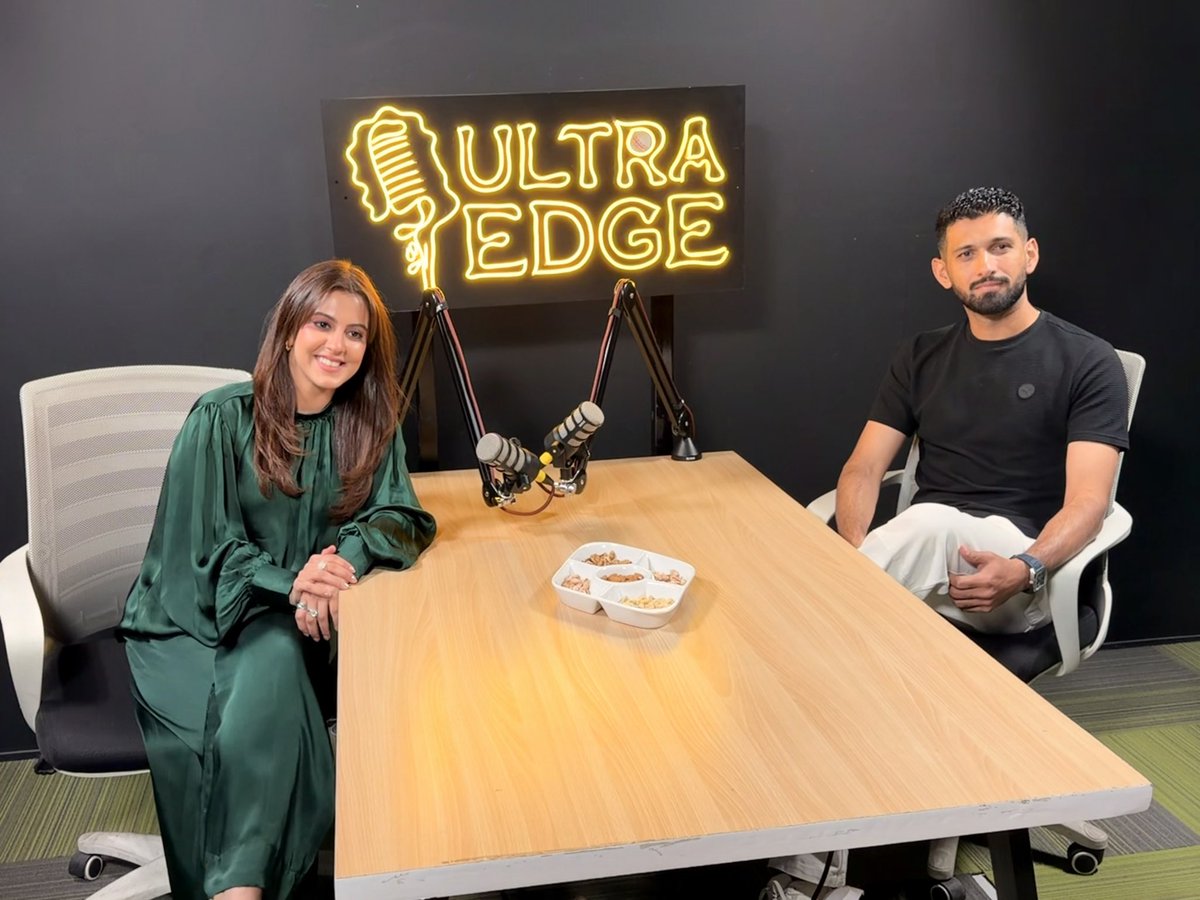 RohaNadym's tweet photo. Loving the response to our latest podcast!🔥 🔥
Such a privilege to have world #1 allrounder and Zim captain open up on the mic.
Thank you for watching, please keep the love coming. 🤍🎙️#ultraedge @SRazaB24 https://t.co/3IVCWCp4Si