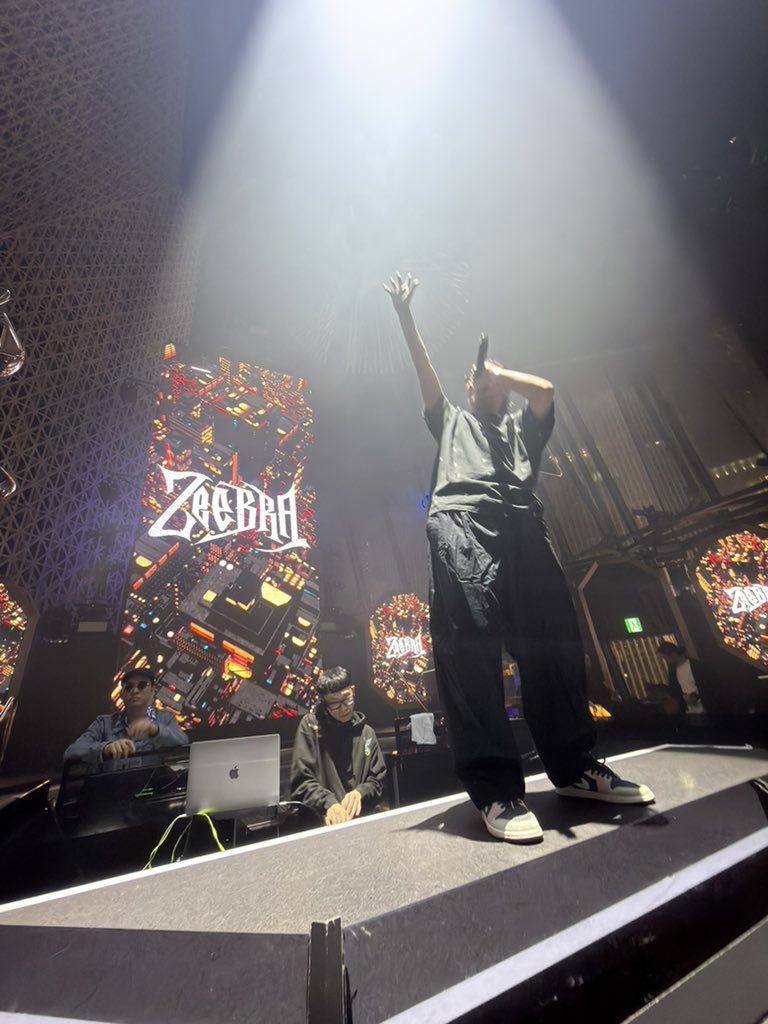 Chris Free tweet media