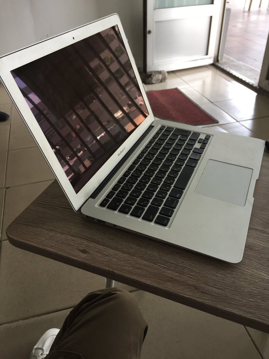 timblessing101's tweet image. 🔥 Another Clearance MacBook Air 2011 ! 🔥 1.7GHz | 4GB RAM | 128GB SSD
💰 Original: ₦200,000 ⚡ Today Only: ₦150,000 🎉 Save ₦50,000 (25% OFF)
⏳ Fast buyers only – Limited stock! #BlackFriday #LaptopDeals | Qing Madi | Hitv | Chukwuemeka | Kirk | FCCPC|