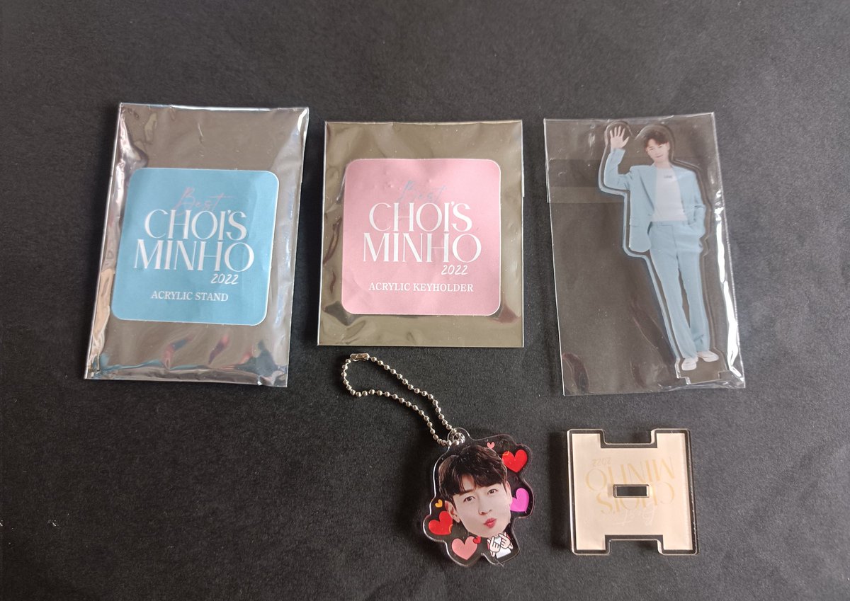 【あげます!!】
2022 チェ・ミンホの
アクキーとアクリルスタンド

ソンムルで頂きましたが、SHINeeに参戦する事ももう無いから、ELFでシャヲルで大切にしてくれる方にあげます。

但し、送料+梱包資材として、200円を負担いただける方