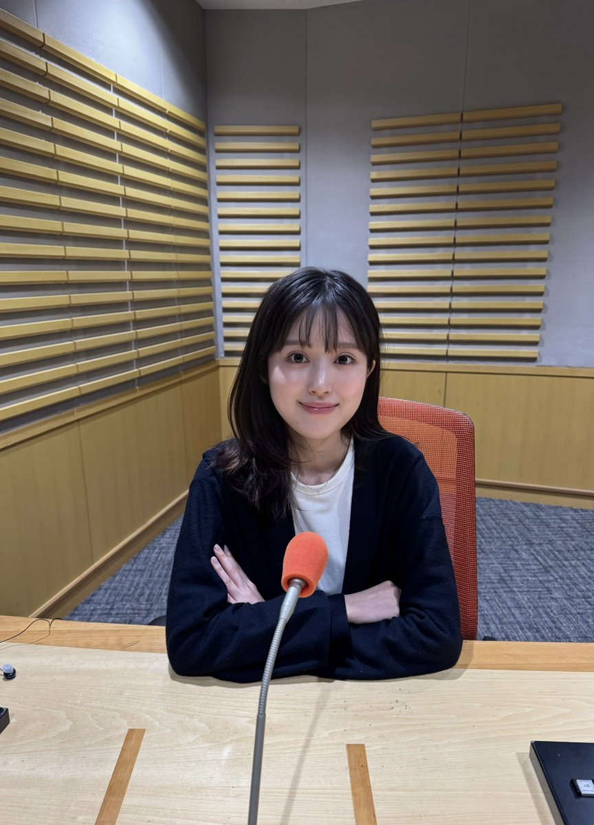 r_fukumoto_toho's tweet photo. ／
📻みなさま！
＼
本日4/18（土）このあと17時〜
「福本莉子のまったり幕間らじお」OA📣

新コーナー「莉⼦さん、おねがいします！」
様々なシチュエーションに挑戦しました！ぜひお聴きください🫶🏻

🔗 https://t.co/XICoMERLPO
📩riko@1242.com
#福本莉子幕らじ #ニッポン放送 
@makuai_radio https://t.co/Vp6W737wp6
