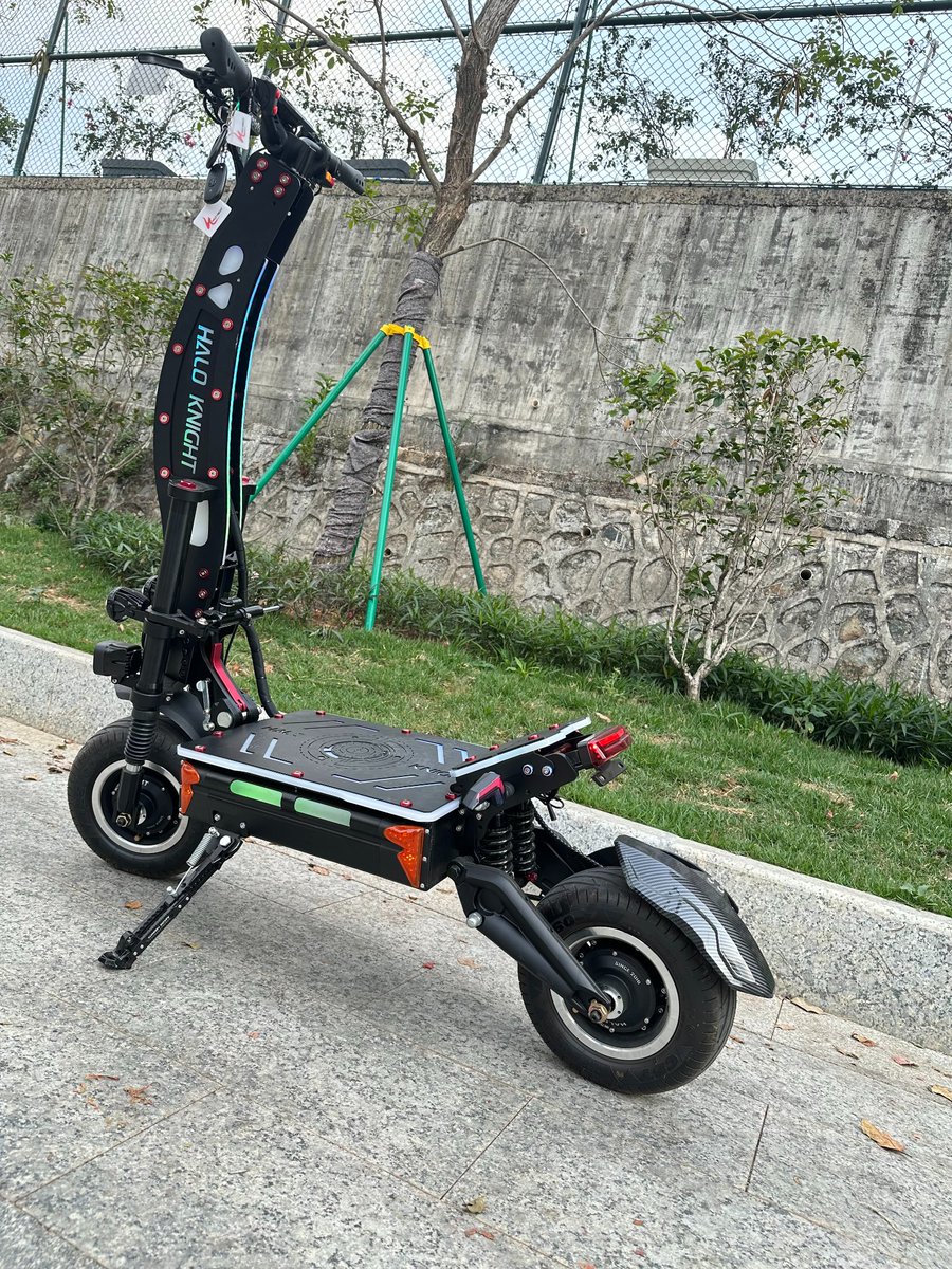 HALOKNIGHT_E's tweet image. Not just a ride. A statement.

HALO KNIGHT T107Max 🔥
72V | 8000W | 50Ah
Power. Range. Presence.
#HALOKNIGHT #T107Max #ElectricScooter