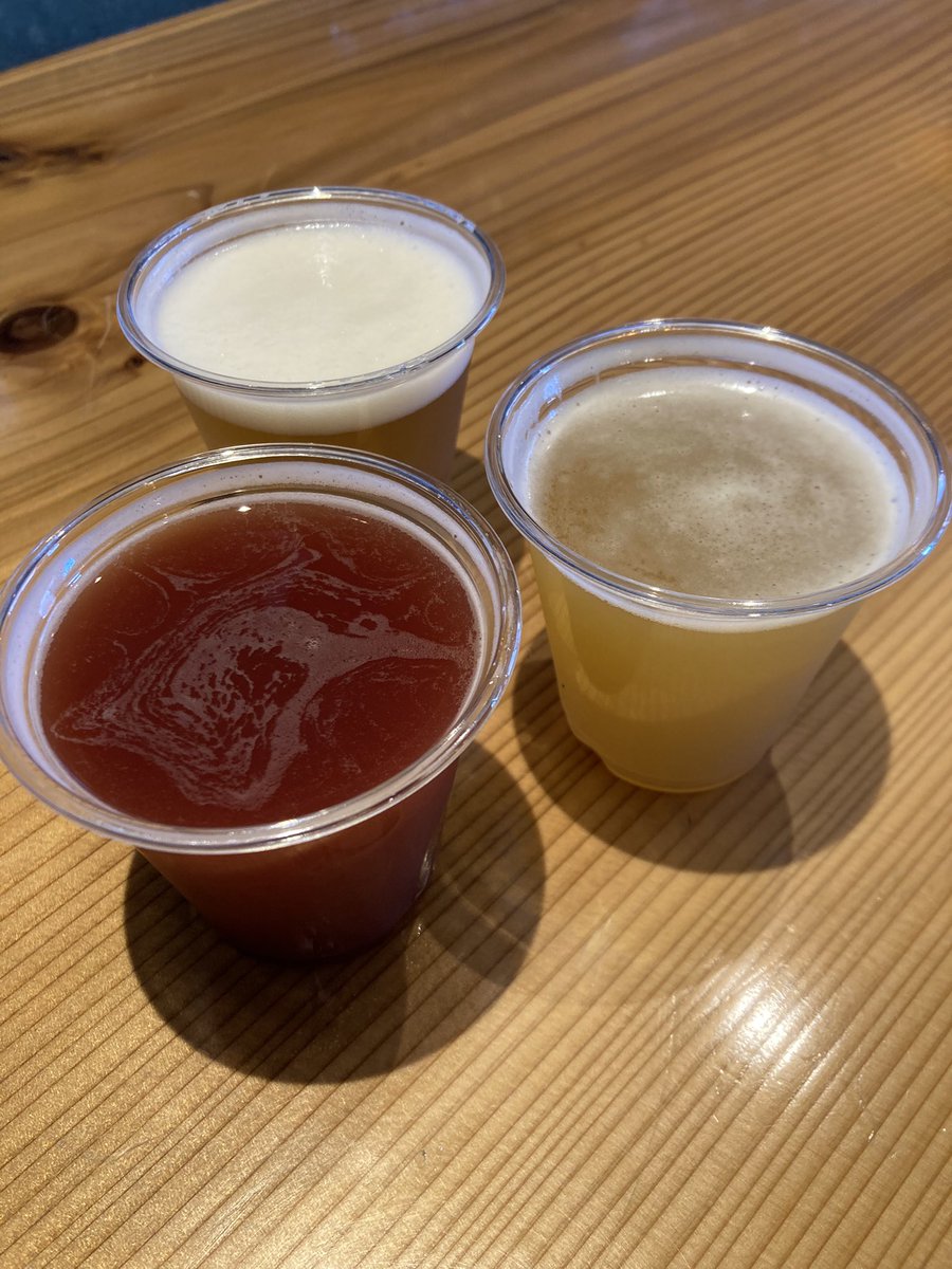 6go65ro5's tweet photo. #ボドジャン
フリマも卓も賑わってた☺️
ボドゲもせずに食べたり飲んだりばっかりだったけどみんなと話してゆっくりビール飲んだりするのもまたよし！
ナショエコ大会も楽しそう〜 https://t.co/G4HUxuI1uW