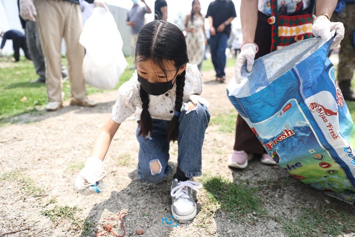 nepalphotolib's tweet image. हर्क साम्पाङको उपस्थितिमा श्रम संस्कृति पार्टीको पशुपति क्षेत्रमा श्रम दान
तस्बिरहरु  : नेपाल फोटो लाइब्रेरी
#nepalphotolibrary #NewsUpdate #NPL #harkasampang