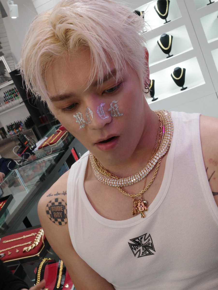 taeyong pics tweet media