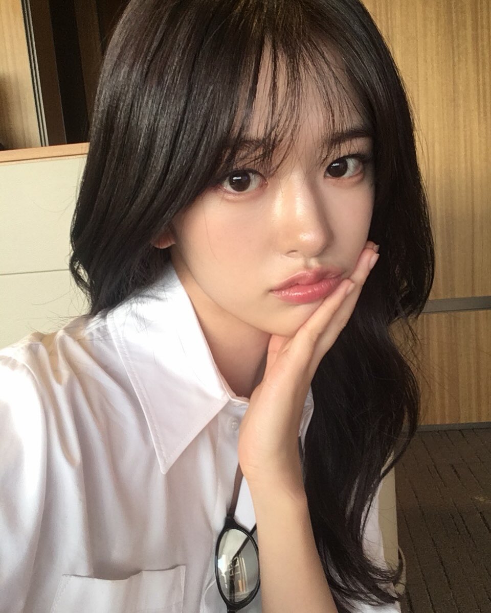 an yujin pics tweet media