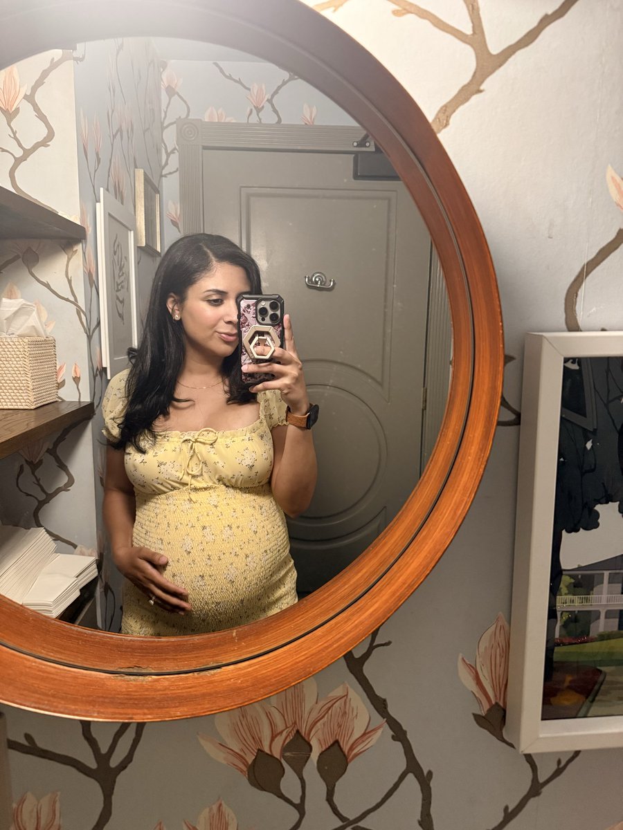 Franny J 👽 tweet media