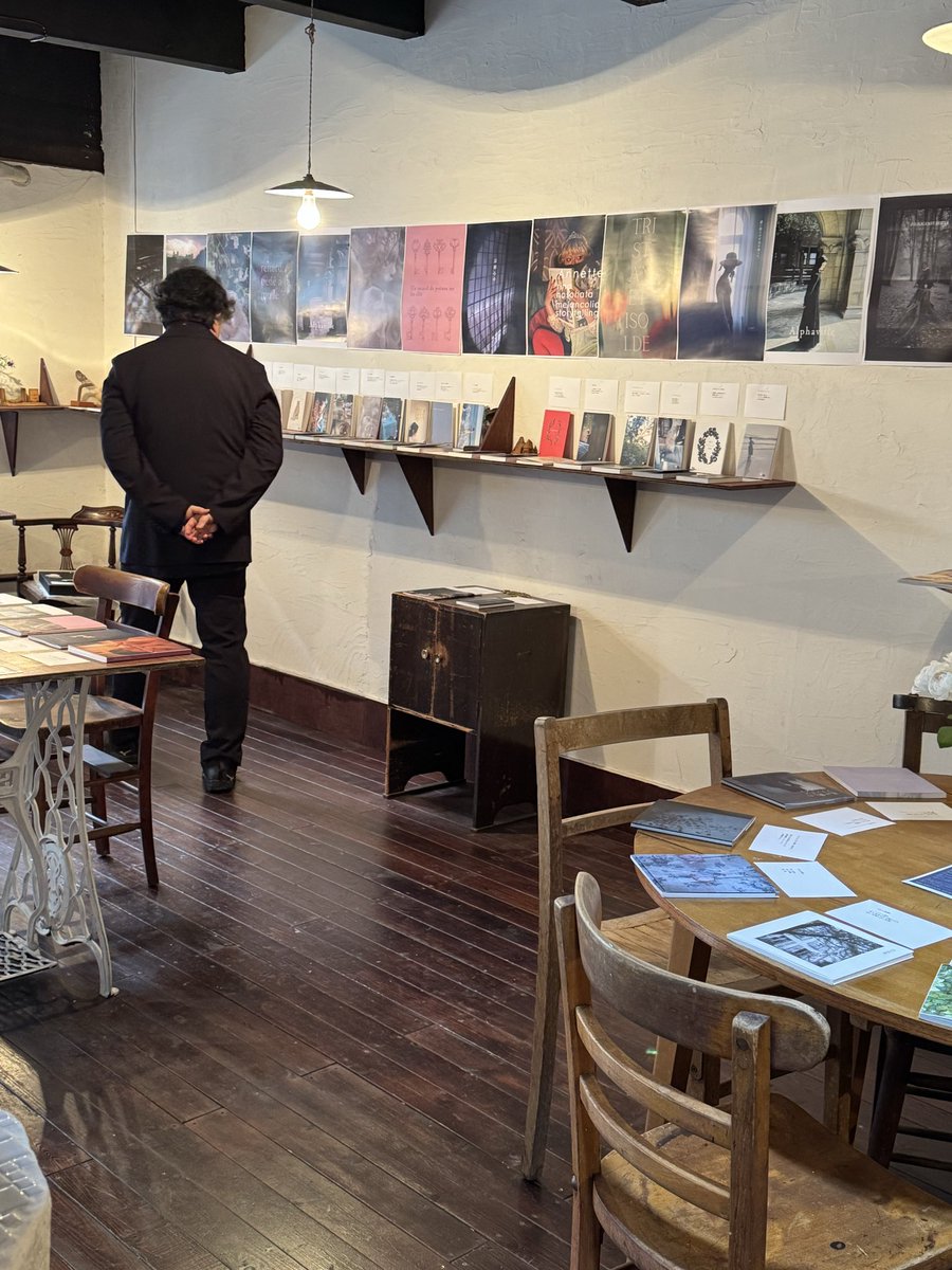 mihopr's tweet photo. #BOOKFORESTKYOTO #AMULET #京都
AMULET @AMULETomise さんを会場にオーガナイズしているmelancolia storytelling @ayucafe さんの個展は明日4/19まで。
今日、明日は作家在廊です。
営業時間は12〜18時です。
京都市バス「上七軒」より徒歩約3分
千本釈迦堂の手前です。 https://t.co/XFbIjr3RAe