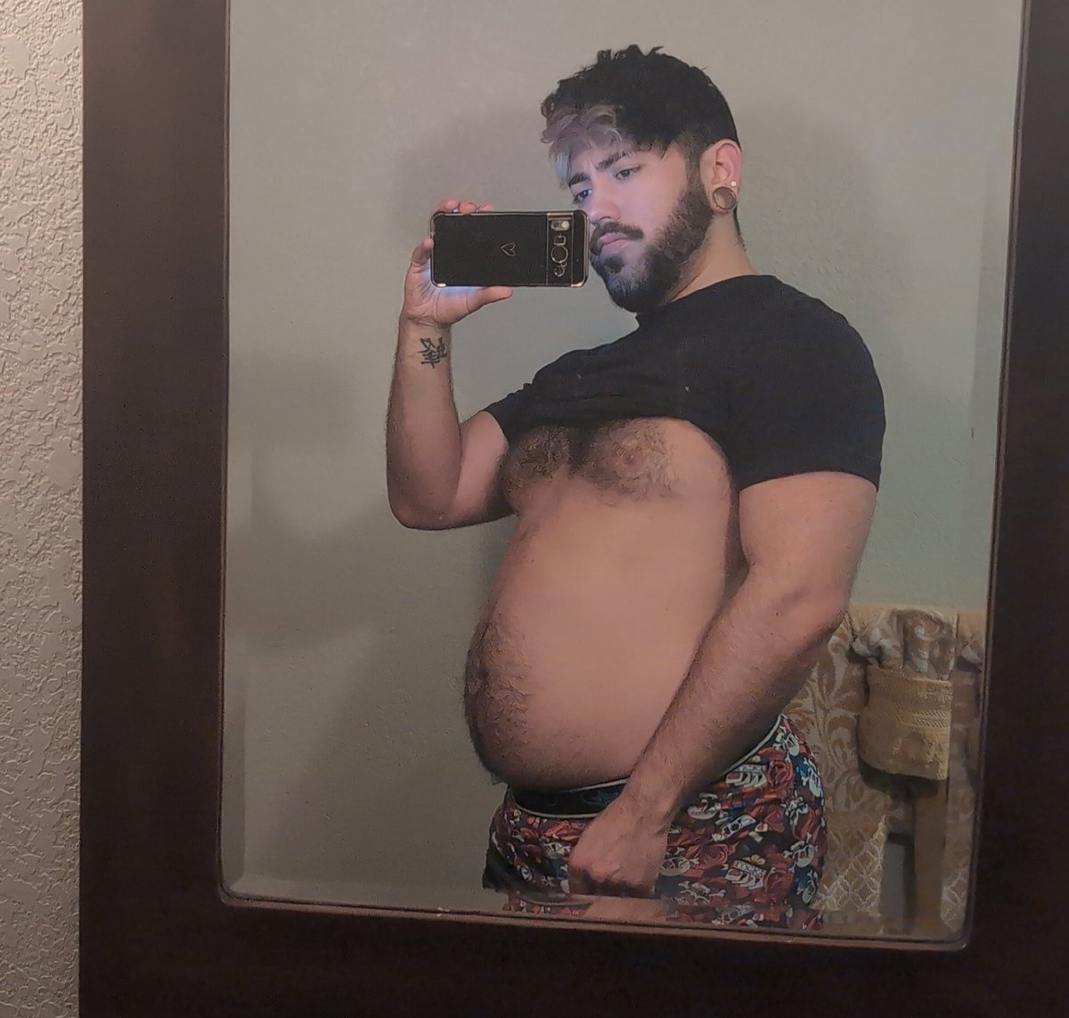 Galaxcotty's tweet image. A little round 🫃🏻

#gainer #grommr #gaylatino