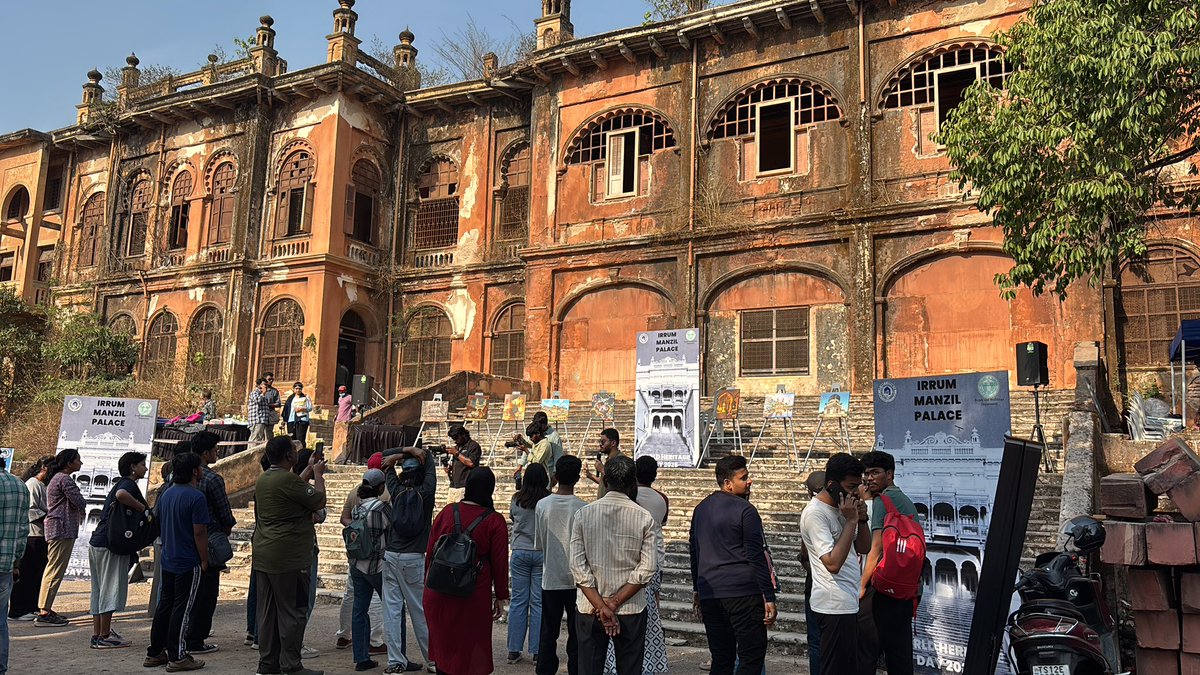 To find out who can complete the treasure hunt without getting lost in #ErrumManzil, while also taking part in cleaning the site as part of World Heritage Day <a href="/SibghatK/">Sibghat صبغت</a> 
Many students, youngsters join the drive.