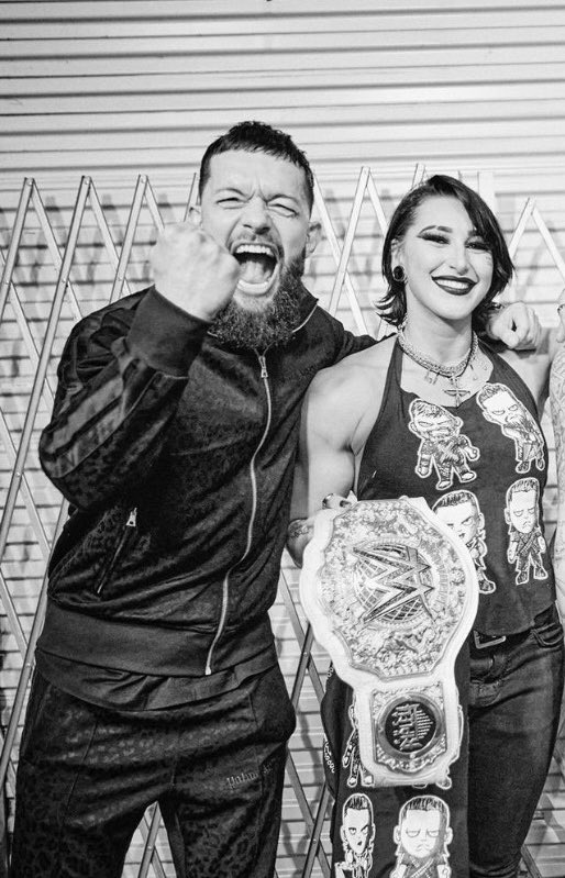 𝐒𝐨𝐧𝐢𝐚 tweet media