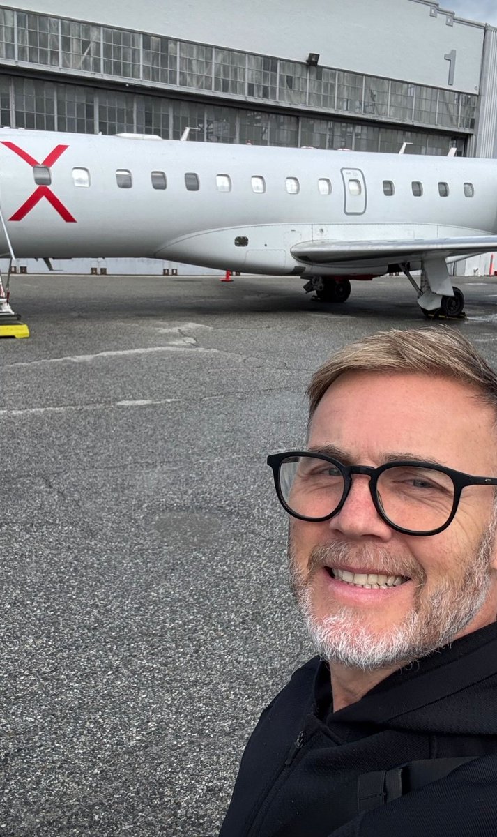 Garyismyhero's tweet image. @GaryBarlow on #Instagram(-story) 😊 #view #beach #♥️ #nights #California #recording #selfies #LA