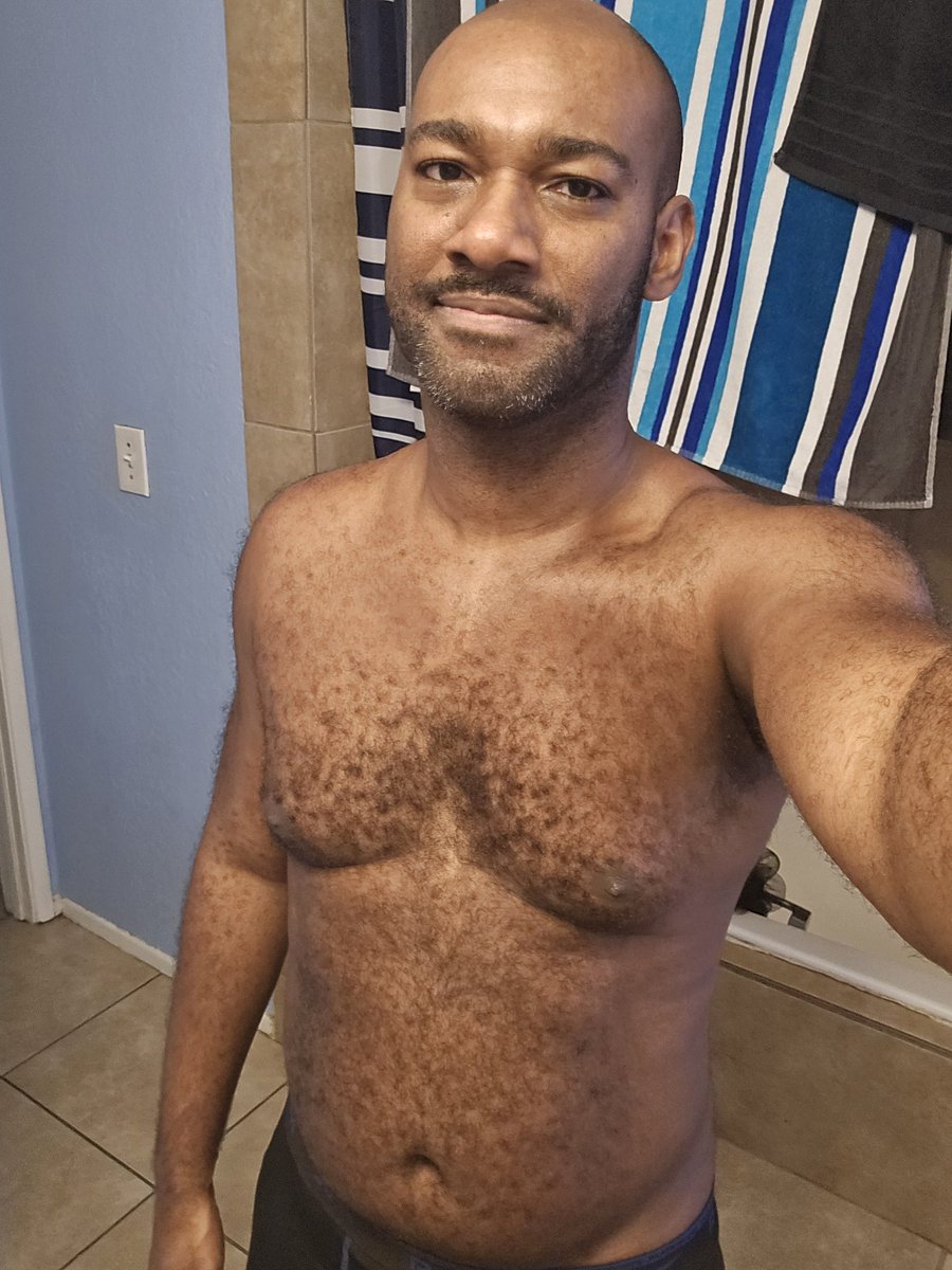 chaserstarter's tweet photo. Less than a month before my birthday. I need more time! #chaser #chubbychaser #musclebearintraining https://t.co/BzgTXQEnfs