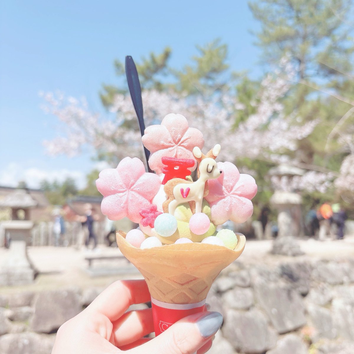 ch1111tara's tweet photo. だいぶ留守にしておりました。
平日は疲弊することが多くなってきましたが周りの方々の支えや休日のリフレッシュでなんとか保てております
最近のこと。King Gnuのライブのため人生初の広島に行ってきました。素敵なところでしたまた行きたいなあ https://t.co/1qXbei62jF