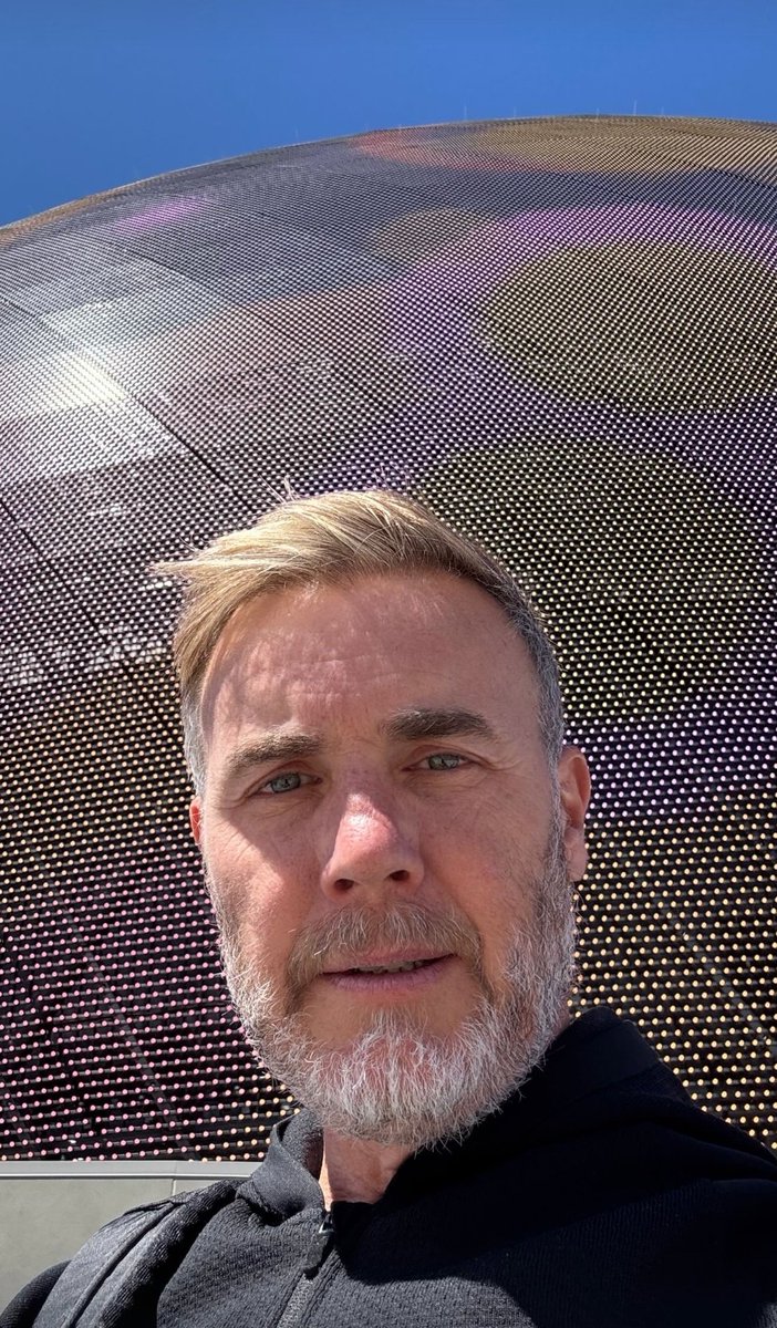 Garyismyhero's tweet image. #Instagram(-story) 😊 #views #selfie

@GaryBarlow