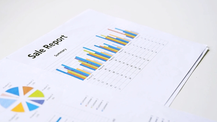 moylan2009's tweet image. "When your meeting slides are still loading, but the intern’s meme folder is fully loaded.  #OfficeVibes #InternLife"