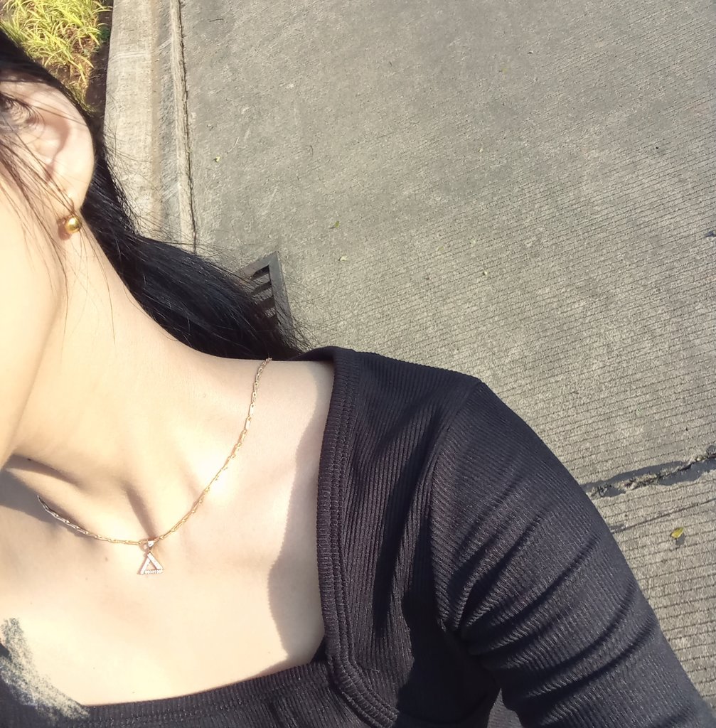 weekend masi kerja? coba lari trs pulangnya makan cireng isi, enak si tapi kapan ya kita ketemu terus peluk dikit, kangen.