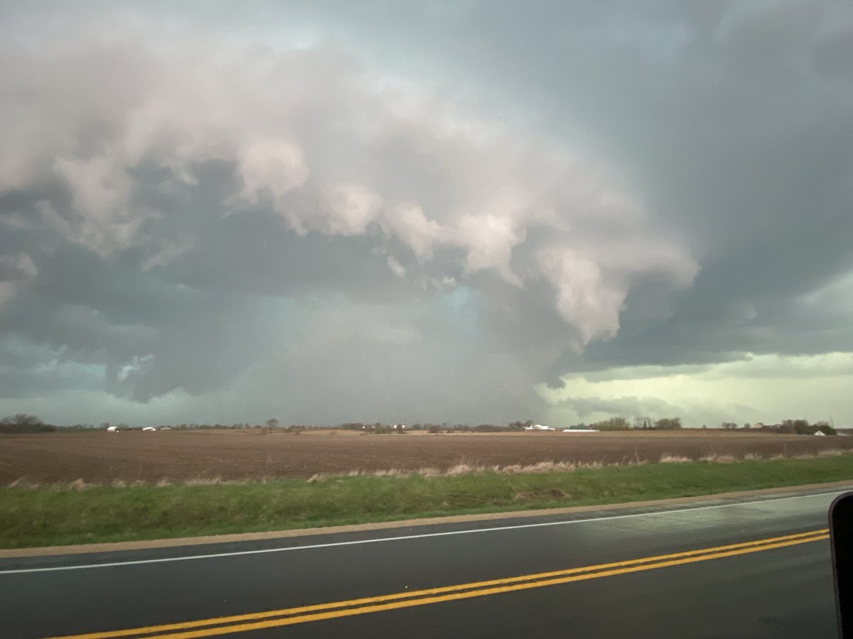 IntoTheStorm815's tweet photo. Chase Day in IL &amp; WI #ilwx #wiwx https://t.co/n4neWLfRTj