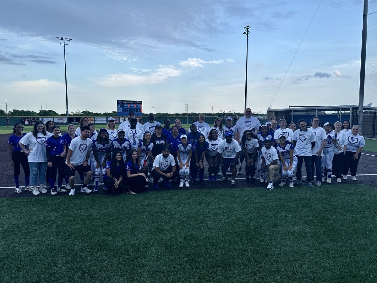 NFSoftball2's tweet photo. They SHOW UP and they SHOW OUT!! 

Thank you again to our NF teachers for giving our ladies the best cheering squad tonight! It’s always nice to see so many adults in their corner! 

@NFHS_TrueNorth @ForneyAthletics https://t.co/fzF26eG1bf