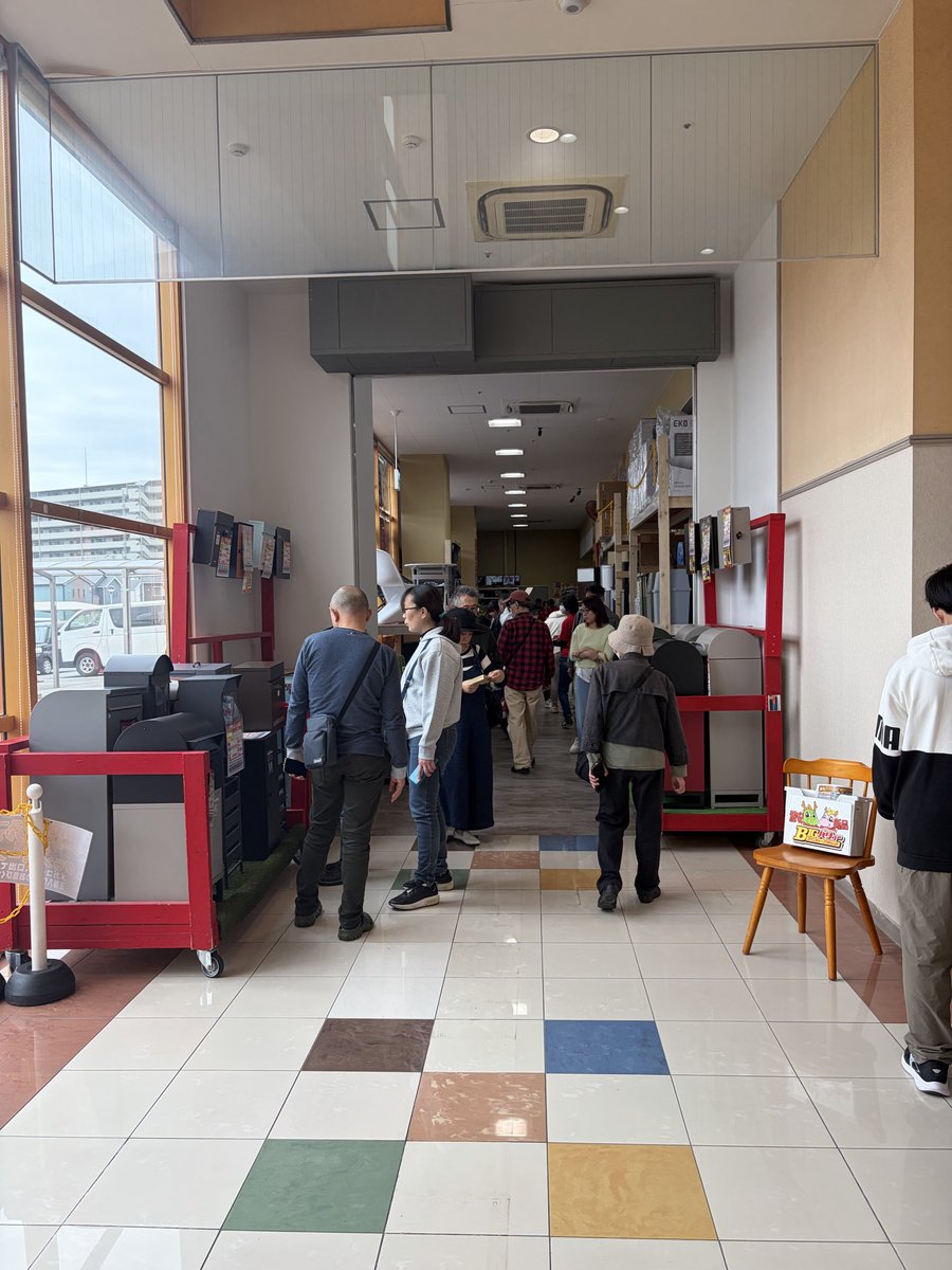 kenken_fp's tweet photo. 「BIGバリュー ホームランスタジアム加古川店」本日18日オープンしました😄
駐車場にどんどん車が入っていきます。店内が賑わっています💪
#家具 #家具店 #アウトレット #ホームランスタジアム #加古川 #不動産仲介 #ロードサイド店舗 #remaxnow #remax #加古川 https://t.co/jDmOrGo8pd