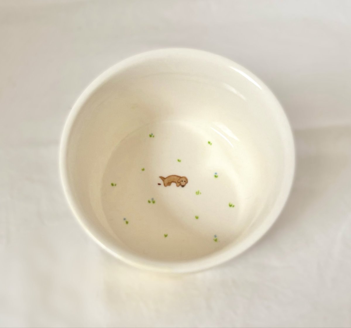 ふんばりいぬのうつわ

中を覗くとふんばりいぬと目が合います。

明日4/19(日)に東京ハンドメイドマルシェ2026に出展いたします。