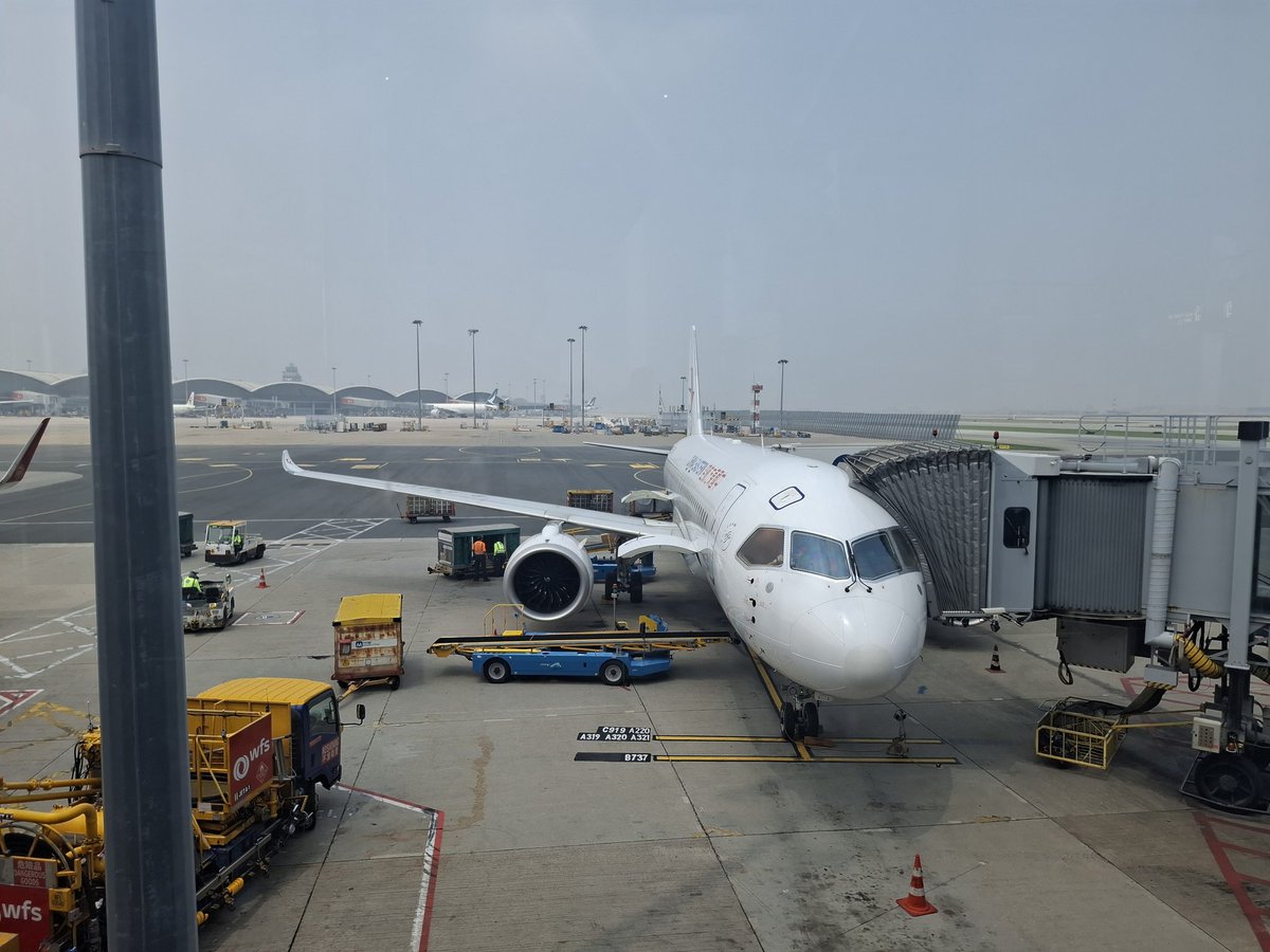 ogatadotcom's tweet photo. CHINA EASTERN
MU721 SHA→HKG
COMAC C919 B-658V
#nowarriving https://t.co/p35RRMcHbe