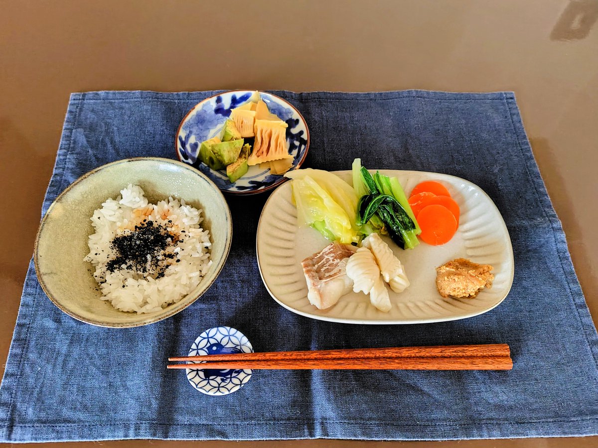 fujikogallery's tweet photo. 昨年からずっとオーバル皿を探していたけど、ニトリの横長のお皿がなんだか良い感じに自宅の器たちと馴染んでくれて嬉しい。 https://t.co/Z6FG62FKWm