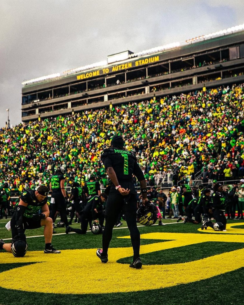 JacoreyShockley's tweet image. University of Oregon OFFERED🦆 #WOW #AGTG 🙏 @CoachReid99 @vmckinley23 @MarshallDucks @3GotTheJuice @ChadSimmons_ @TomLoy247 @AnnaH247 @adamgorney @SWiltfong_ @Andy_Villamarzo @RecruitGeorgia @FriedmanAdamm @JohnGarcia_Jr @benjaminwolk @RossDoug21