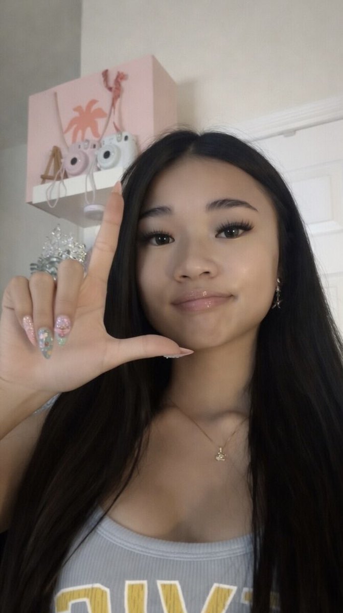 It’s pls to gracefully lose sometimes.

Your shrivelled ytboi shrimps love it when Goddess Alyssa makes you feel like total inferior losers 🤭