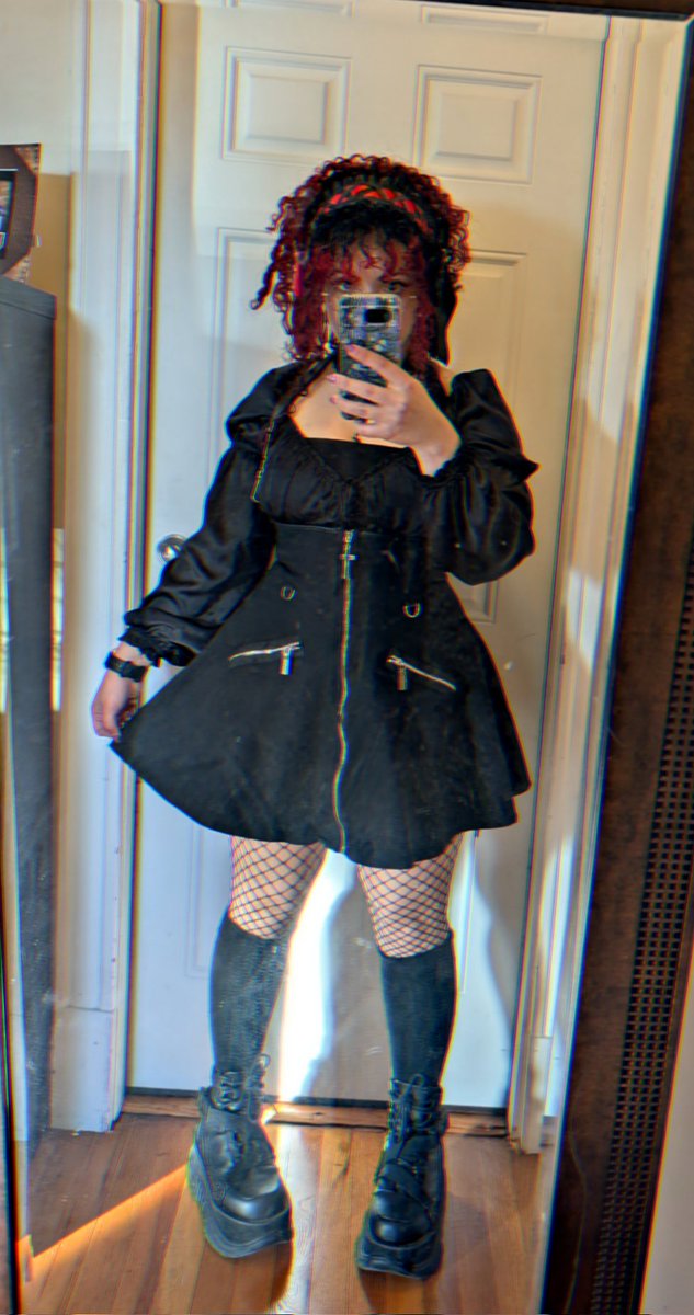 🦇Mommy Carmilla ❤️🔞🏳️🌈 ASMR tweet media