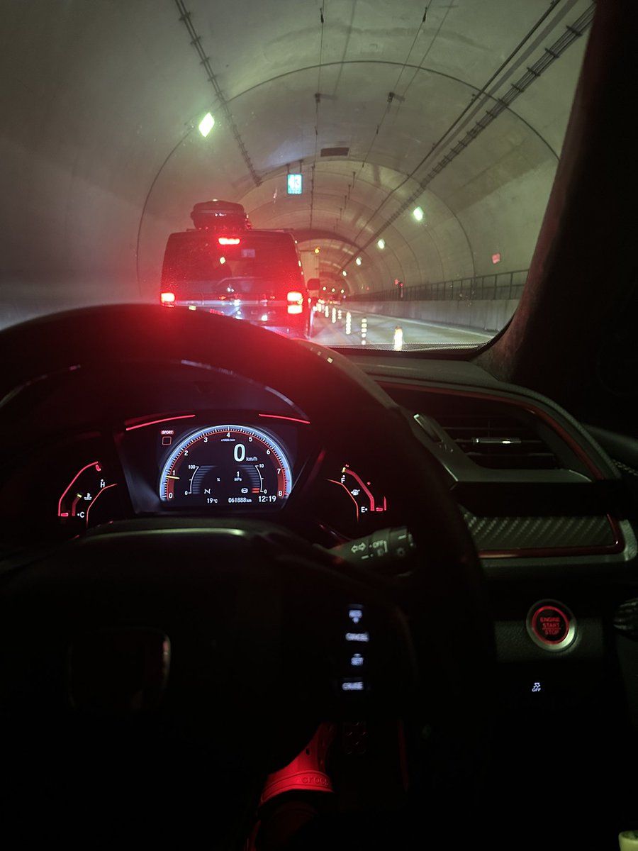 やなさん™ tweet media