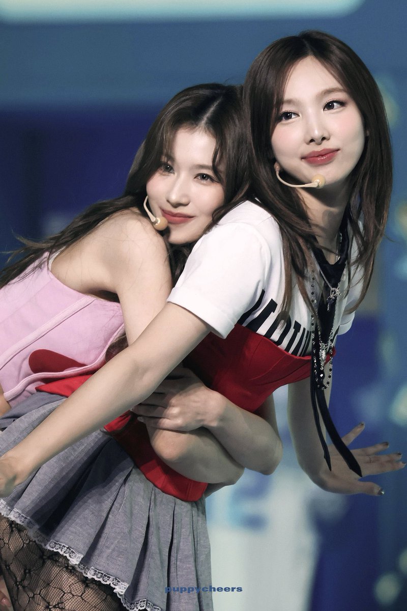 nayeon tweet media