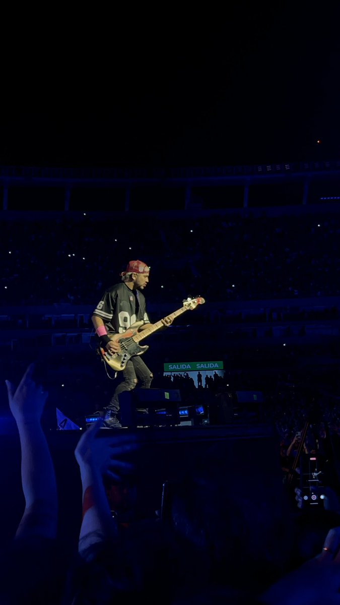 agos quiere ¿revolución? tweet media