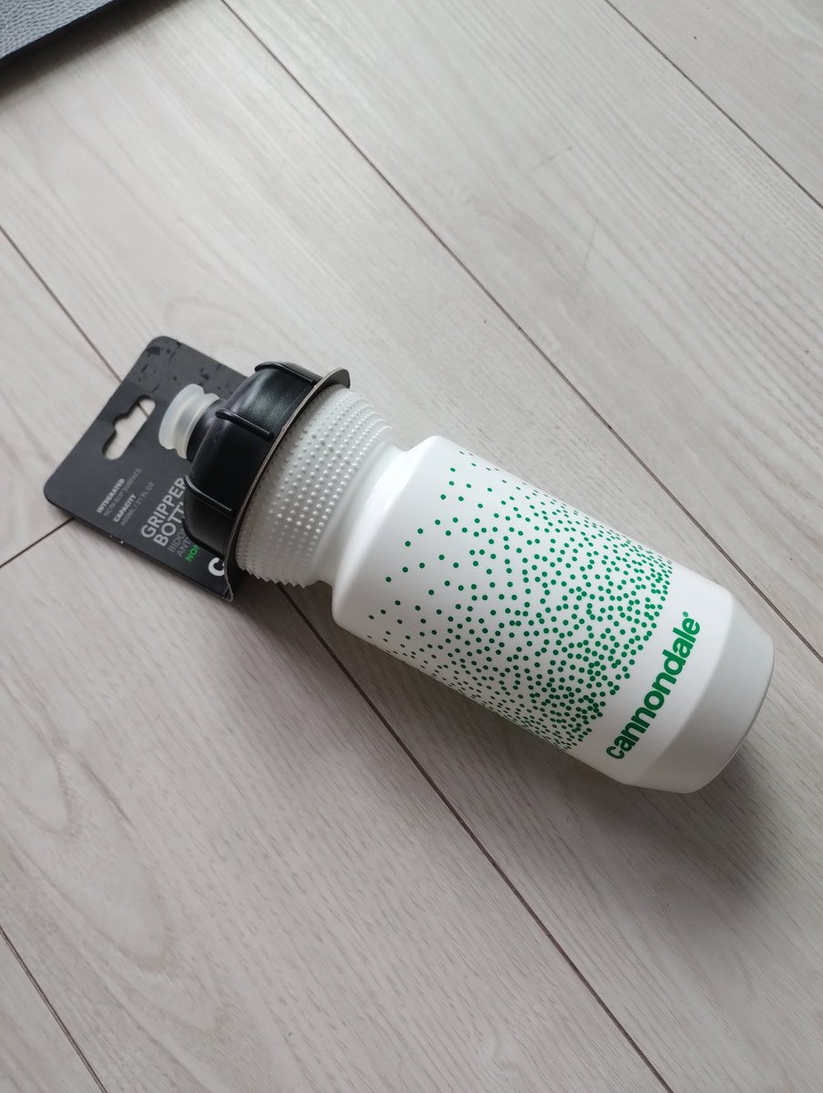 つきいち tweet media