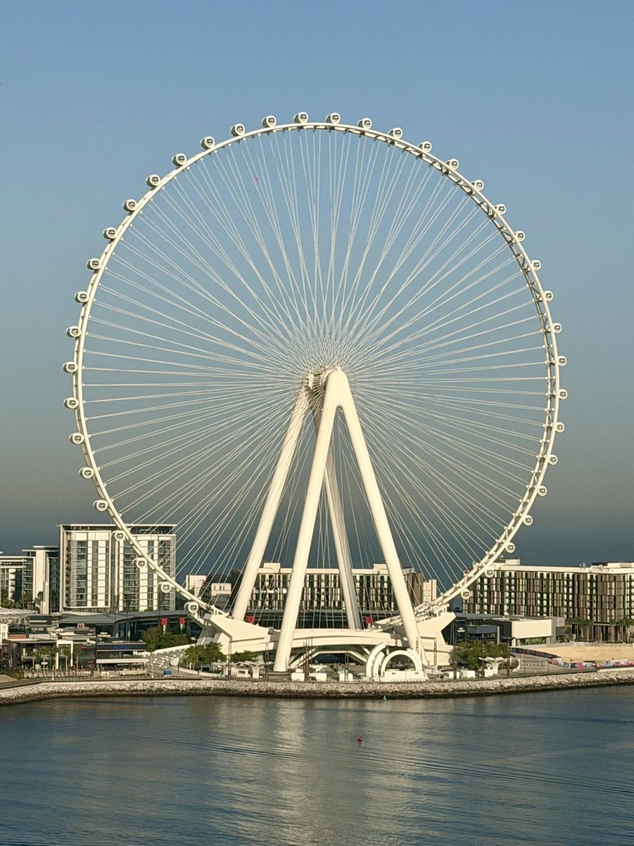 JonoH's tweet image. Good morning from #Dubai. 🇦🇪

A calm, slow morning at the beach with early risers finding a slither of sun between the shadows of the skyscrapers. 

Might pop down to Arabica for some coffee before a stroll to Ain Dubai (Dubai Eye).