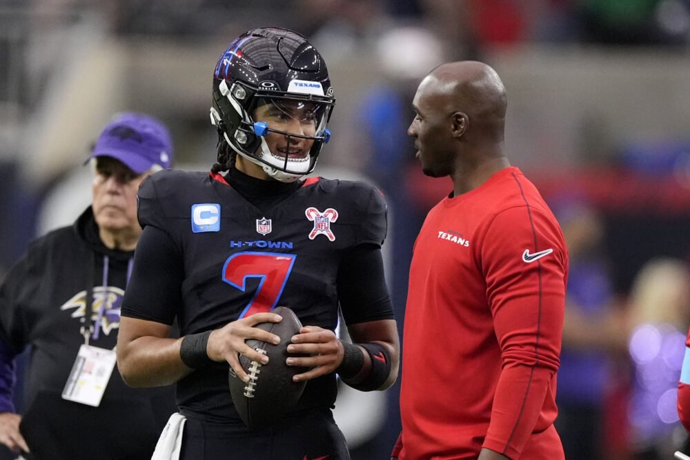nflrums's tweet image. 🚨🚨Houston #Texans C.J. Stroud just watched his salary get dwarfed by a teammate in his own draft class.

Stroud raise is expected next after Anderson now who makes 50M per year