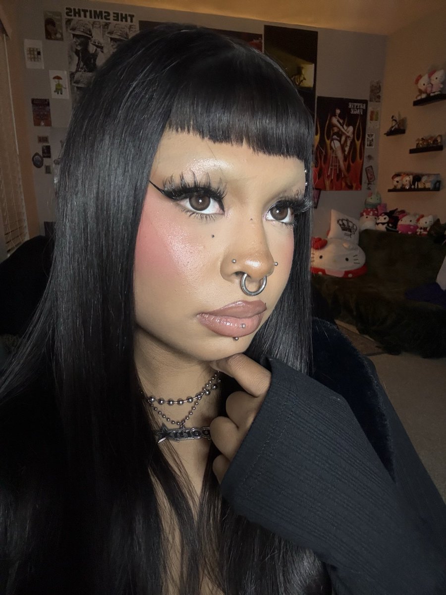 karlita ♱ tweet media