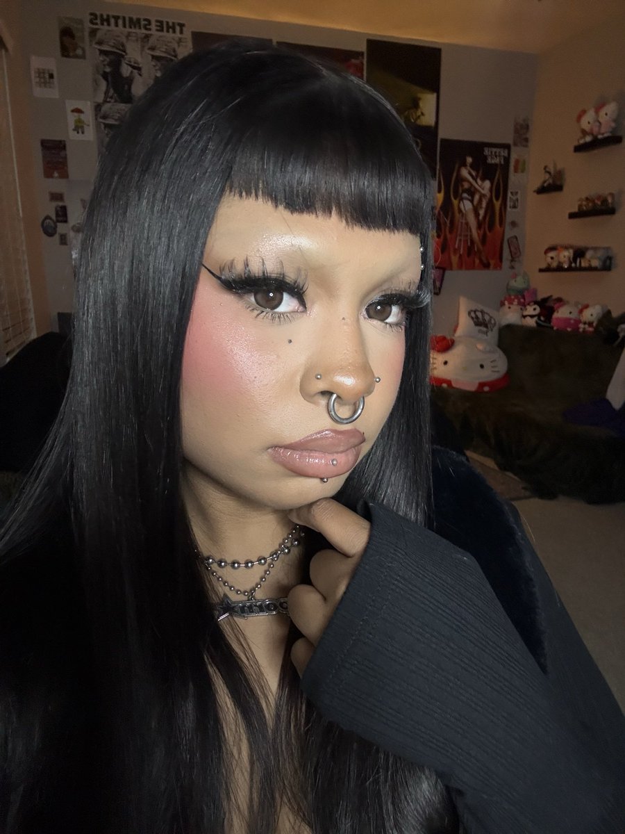 karlita ♱ tweet media