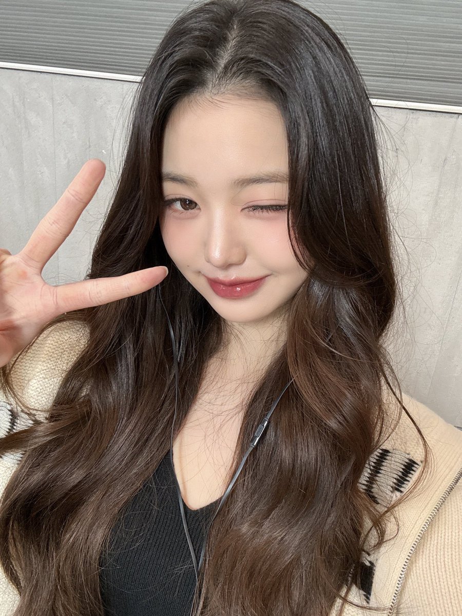 녕 tweet media