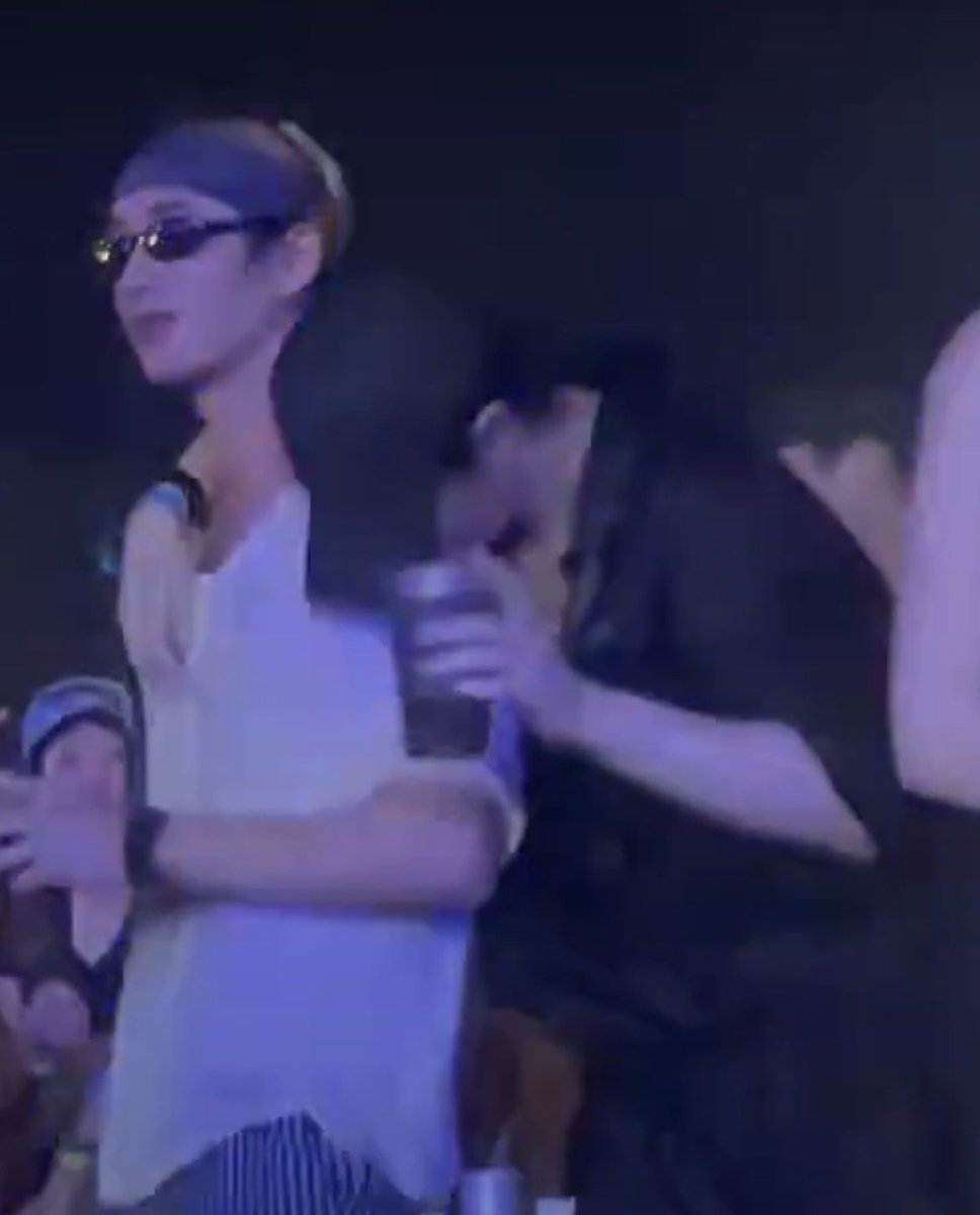 you can call me 𝑳𝒊 tweet media