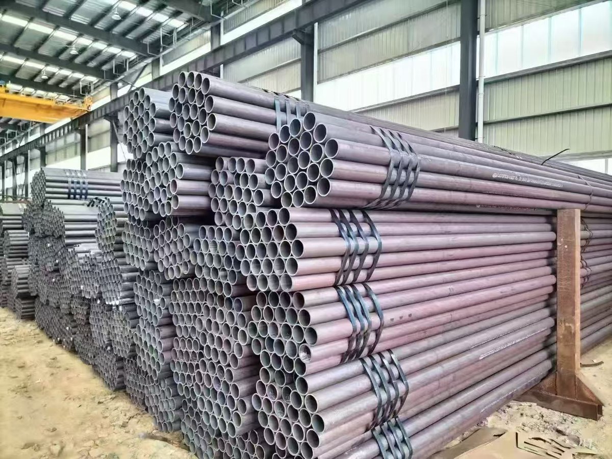 kaiyue_metals's tweet image. Huge stock of high-quality seamless steel pipes! 🏭 Perfect for construction &amp;amp; oil &amp;amp; gas. Factory direct supply, global delivery.
 Get the best quote now at: kaiyuesteel.com 
#SteelPipe #SeamlessSteel #FactoryDirect #WelcomeToInquire