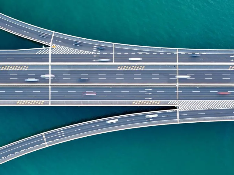 TataTech_News's tweet image. #ElectricVehicles — The need to drive electric has become urgent, but high costs and range anxiety are keeping many drivers stuck to the gas pump. 🚗

A new @McKinsey report reveals how Extended-Range Electric Vehicles (EREVs) are flipping the script by offering up to 500 miles